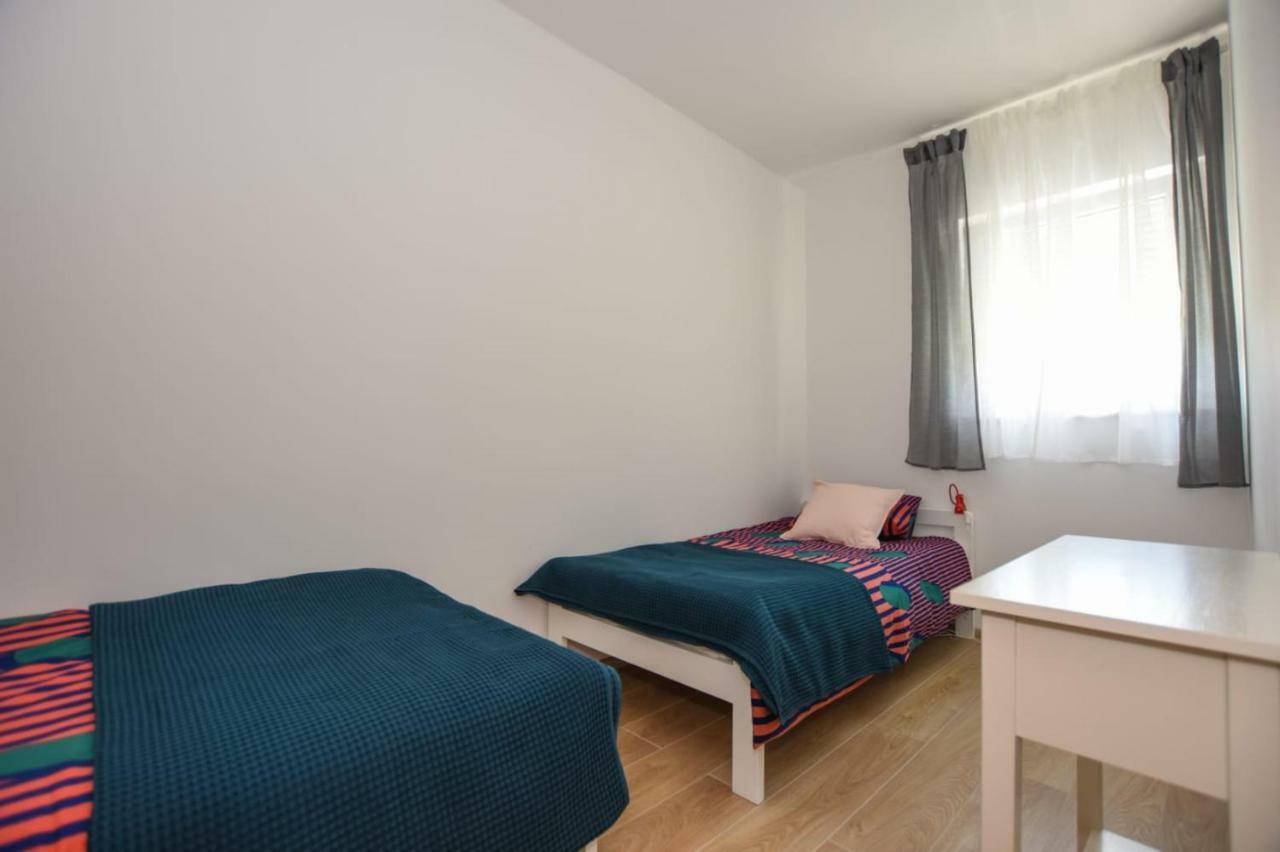 Apartments Milena 8 Mandre Bagian luar foto